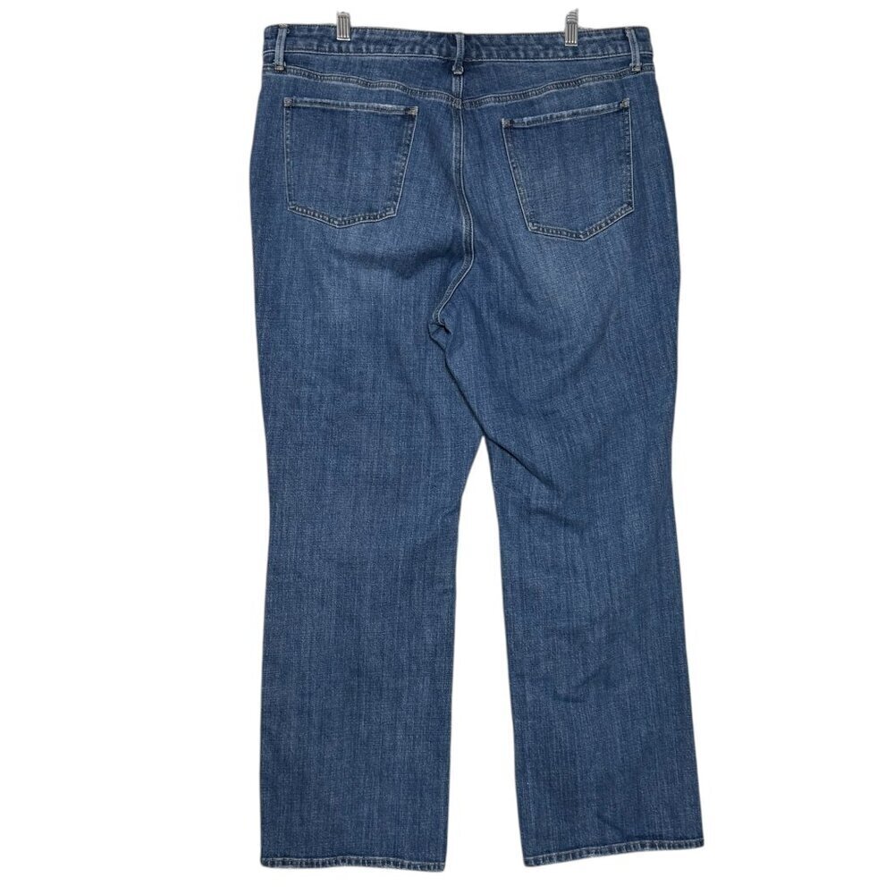 Talbots Barely Boot Jeans Curvy Size 18 Blue Wash Denim Bootcut - Picture 2 of 8